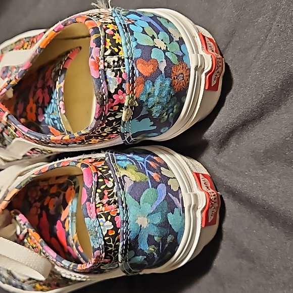 Girls Flower Vans - Picture 4 of 4